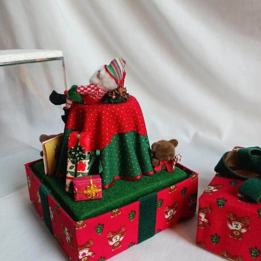 Vintage Diorama Santa Elf Teddy Bears 4x4x8